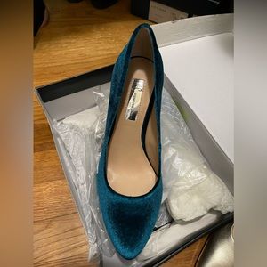 Womens INC heels size 7M ***NEW IN BOX***